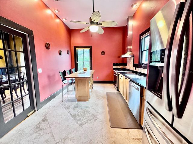 18708 NW 240TH STREET, High Springs, FL 32643