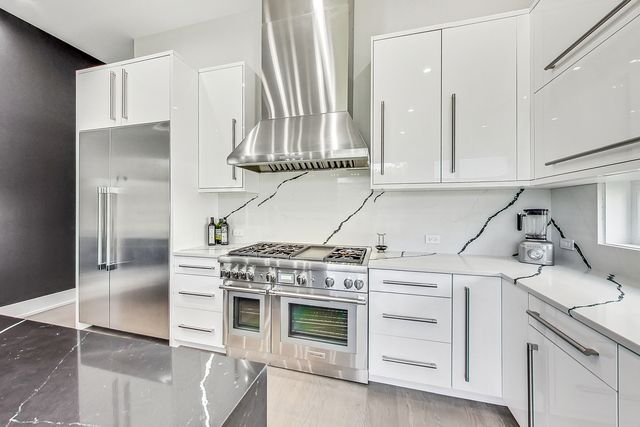 1331 Pfingsten Road, Northbrook, IL 60062