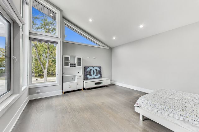 1331 Pfingsten Road, Northbrook, IL 60062