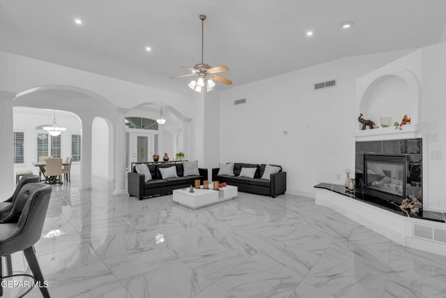 6337 FRANKLIN RED Drive, El Paso, TX 79912