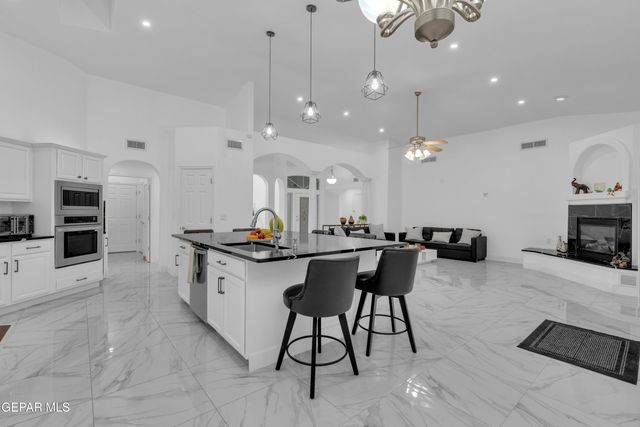 6337 FRANKLIN RED Drive, El Paso, TX 79912