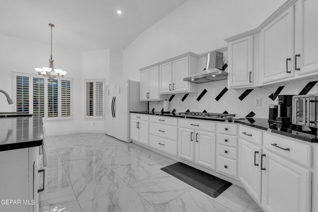 6337 FRANKLIN RED Drive, El Paso, TX 79912