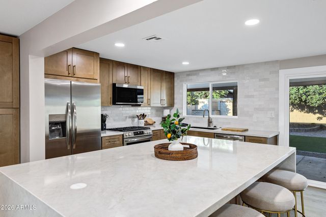 14237 N 38TH Place, Phoenix, AZ 85032