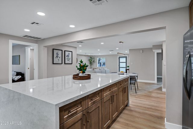 14237 N 38TH Place, Phoenix, AZ 85032