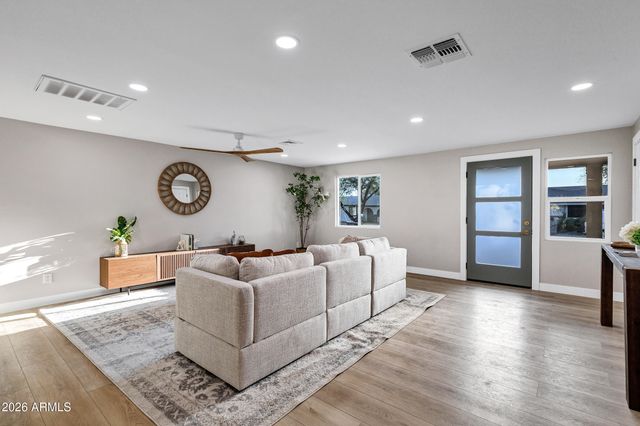 14237 N 38TH Place, Phoenix, AZ 85032