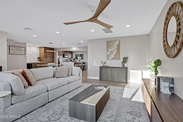 14237 N 38TH Place, Phoenix, AZ 85032