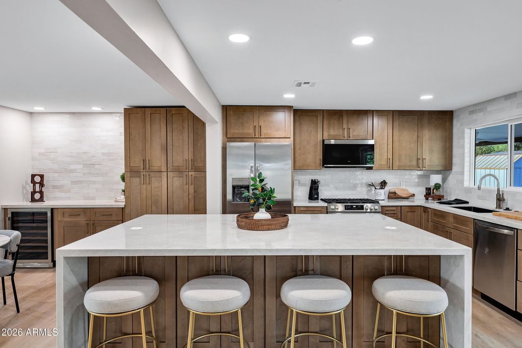 14237 N 38TH Place, Phoenix, AZ 85032