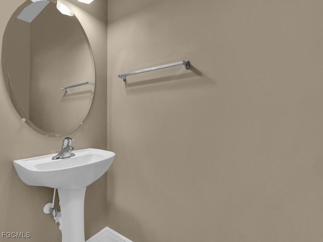 9950 Chiana CIR, Fort Myers, FL 33905