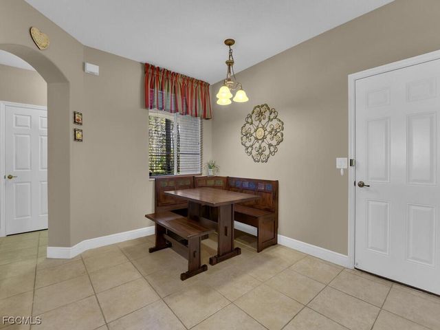 9950 Chiana CIR, Fort Myers, FL 33905