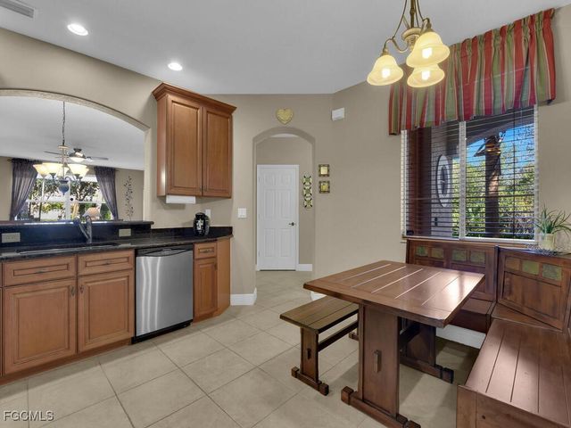 9950 Chiana CIR, Fort Myers, FL 33905