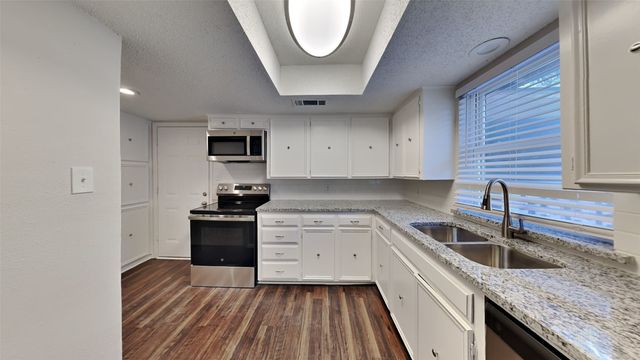 2214 Brigadoon Court, Arlington, TX 76013