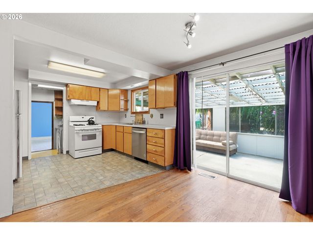 1321 Se 152ND Pl, Portland, OR 97233