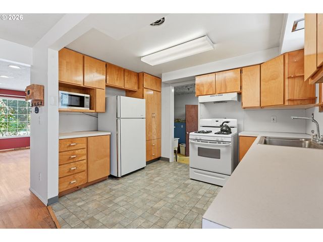1321 Se 152ND Pl, Portland, OR 97233