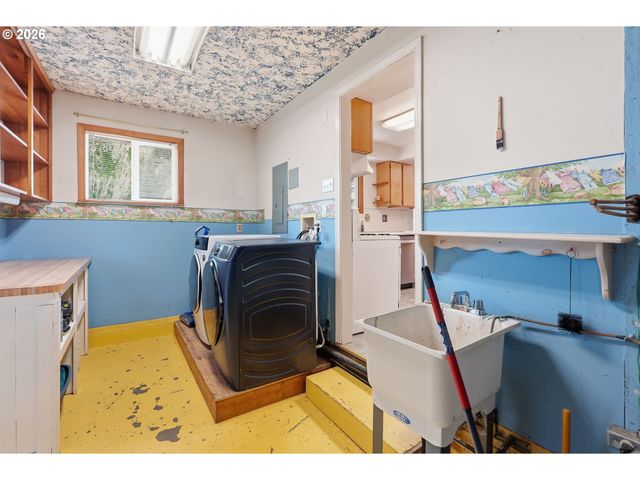 1321 Se 152ND Pl, Portland, OR 97233