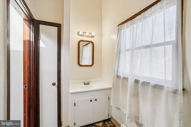 7918 LONG BRANCH PKWY, Takoma Park, MD 20912