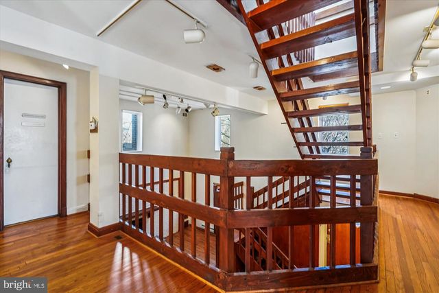 7918 LONG BRANCH PKWY, Takoma Park, MD 20912