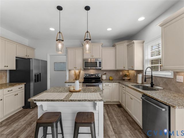 17007 Glensford Dr, Chesterfield, VA 23120