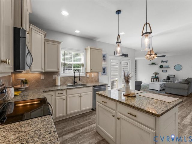 17007 Glensford Dr, Chesterfield, VA 23120