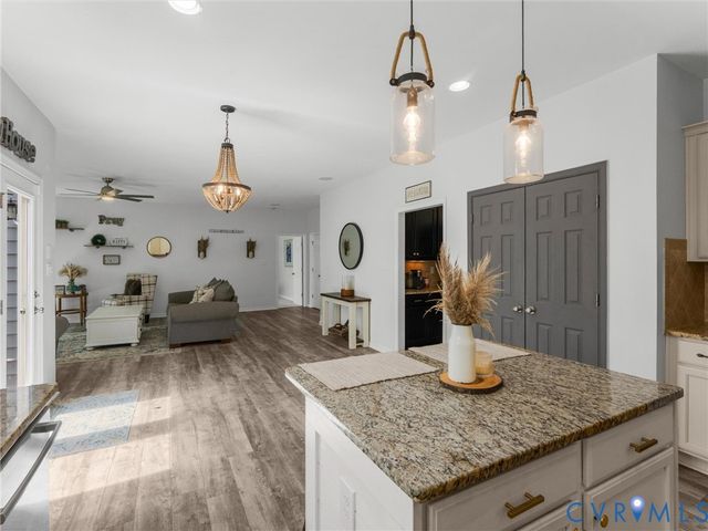 17007 Glensford Dr, Chesterfield, VA 23120