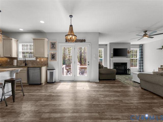 17007 Glensford Dr, Chesterfield, VA 23120