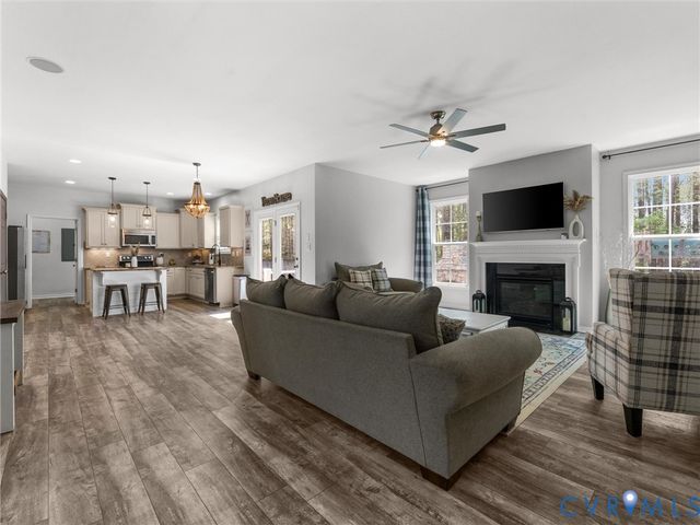 17007 Glensford Dr, Chesterfield, VA 23120