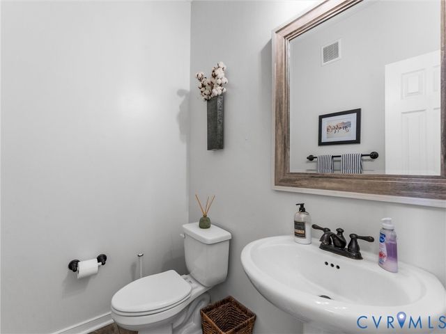 17007 Glensford Dr, Chesterfield, VA 23120