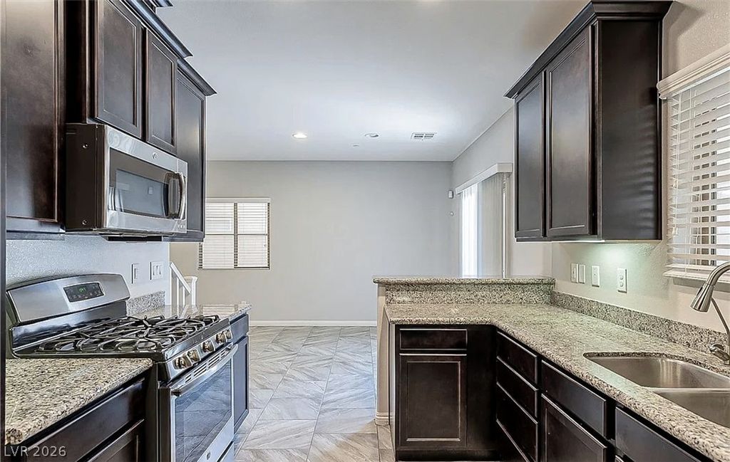 1071 Fish Pond Avenue, Henderson, NV 89014 — photo 5