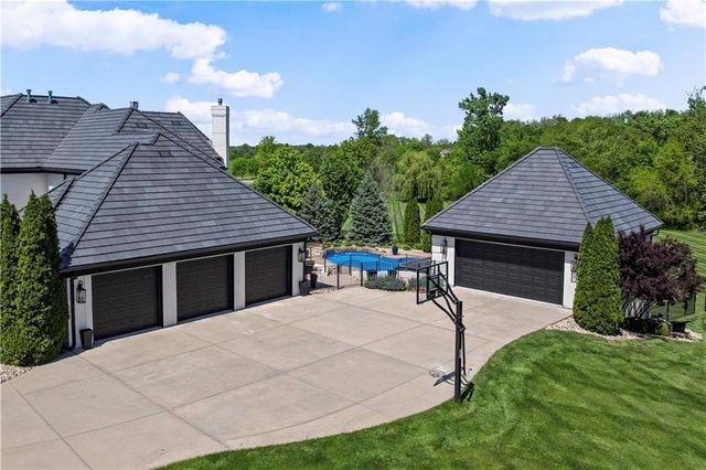 20711 Benson Street, Bucyrus, KS 66013