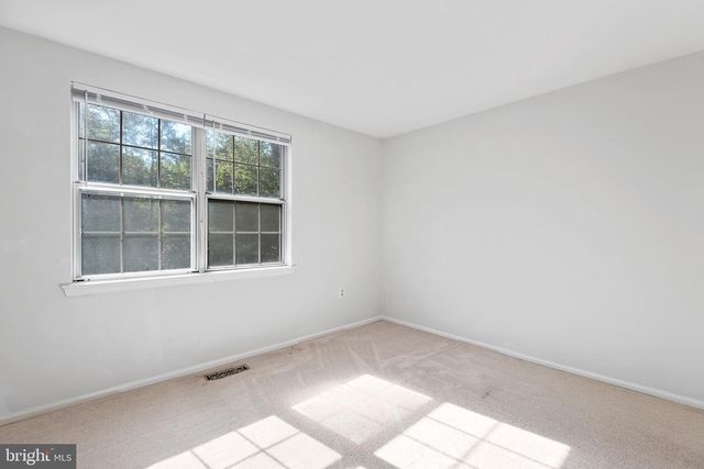 31 PALMER CT, Sterling, VA 20165