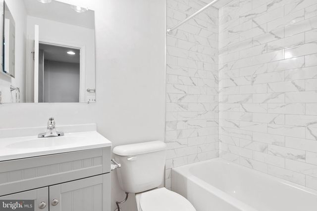 31 PALMER CT, Sterling, VA 20165