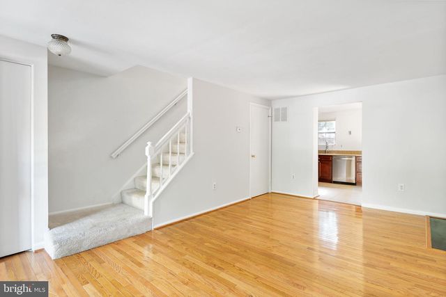 31 PALMER CT, Sterling, VA 20165