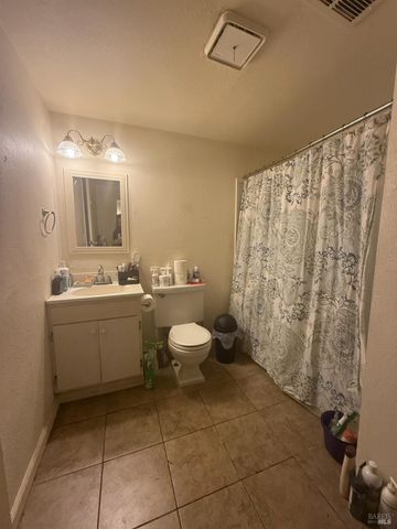 1724 Lockwood Dr, Ukiah, CA 95482