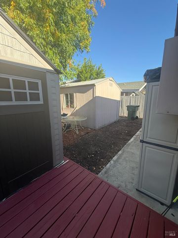 1724 Lockwood Dr, Ukiah, CA 95482