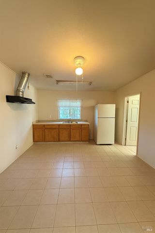 1724 Lockwood Dr, Ukiah, CA 95482