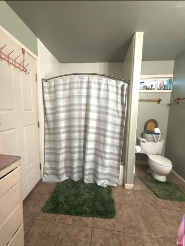 1724 Lockwood Dr, Ukiah, CA 95482