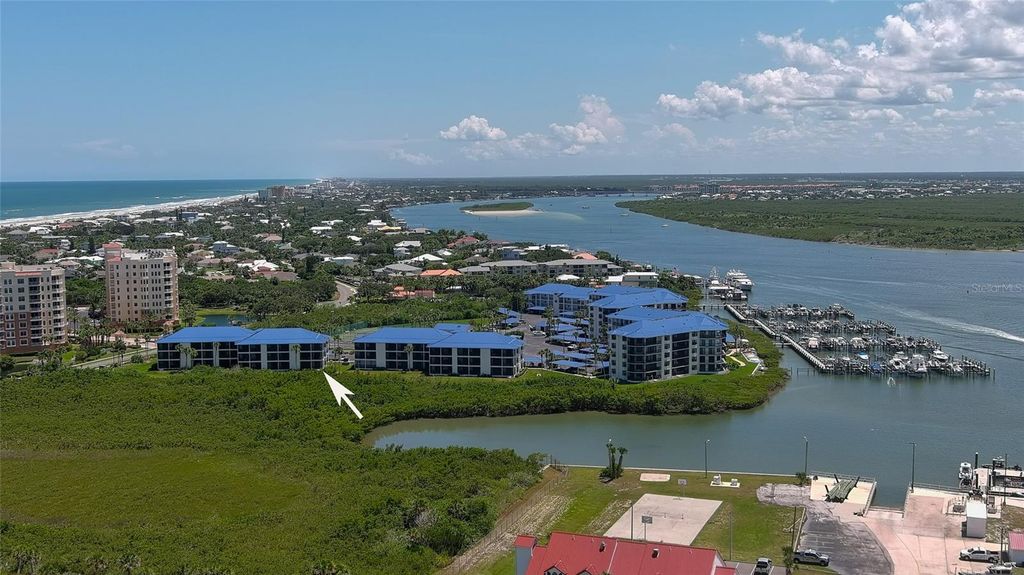 Image 10 of property listing at 2700 N PENINSULA AVENUE 511, New Smyrna Beach, FL 32169