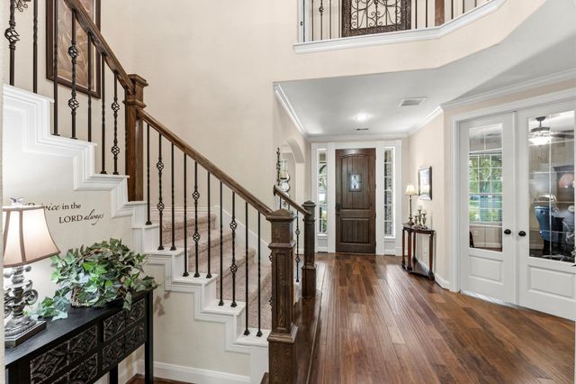 2097 Graystone Hills Drive, Conroe, TX 77304