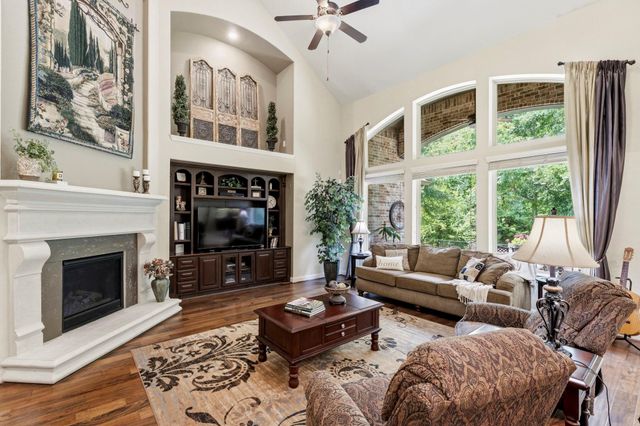 2097 Graystone Hills Drive, Conroe, TX 77304