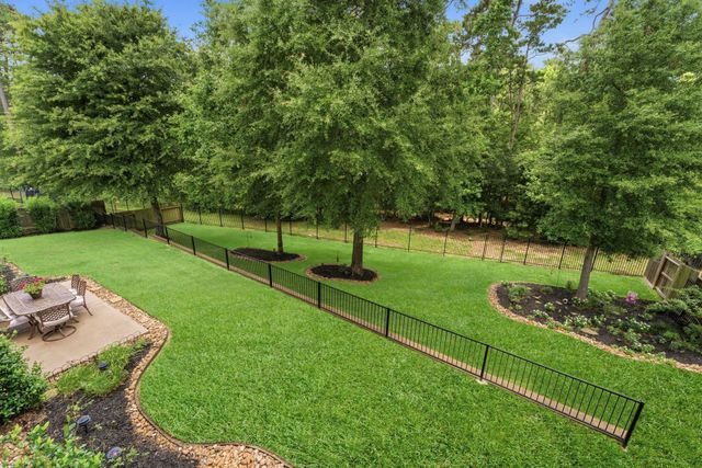 2097 Graystone Hills Drive, Conroe, TX 77304