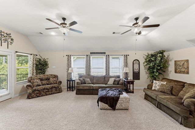 2097 Graystone Hills Drive, Conroe, TX 77304