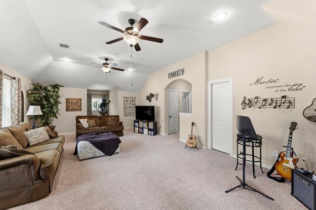 2097 Graystone Hills Drive, Conroe, TX 77304