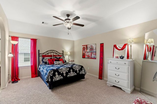 2097 Graystone Hills Drive, Conroe, TX 77304