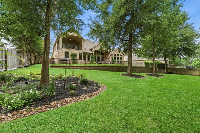 2097 Graystone Hills Drive, Conroe, TX 77304