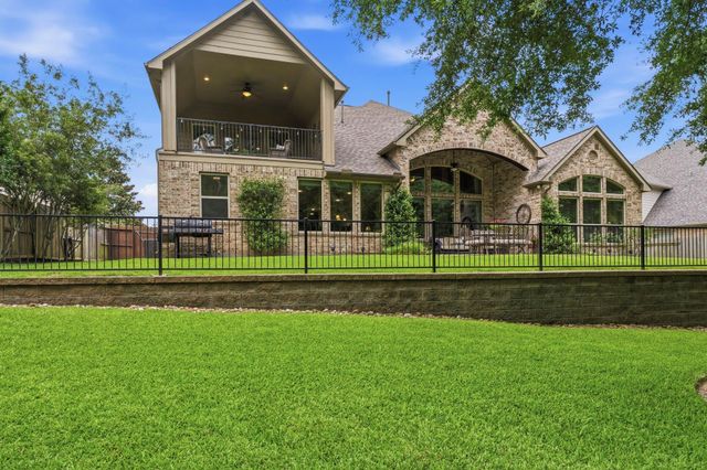 2097 Graystone Hills Drive, Conroe, TX 77304