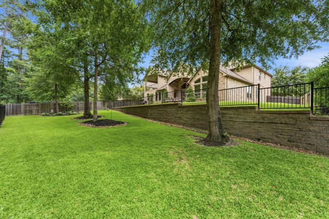2097 Graystone Hills Drive, Conroe, TX 77304