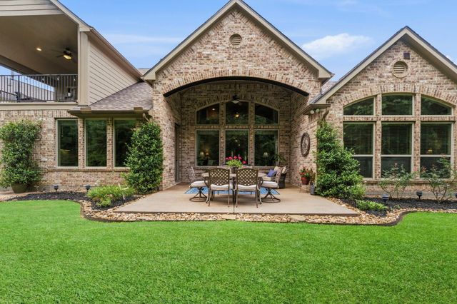 2097 Graystone Hills Drive, Conroe, TX 77304
