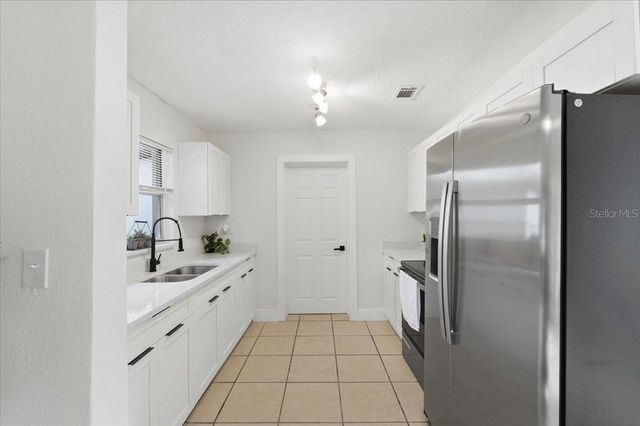 10930 N ASTER AVENUE, Tampa, FL 33612