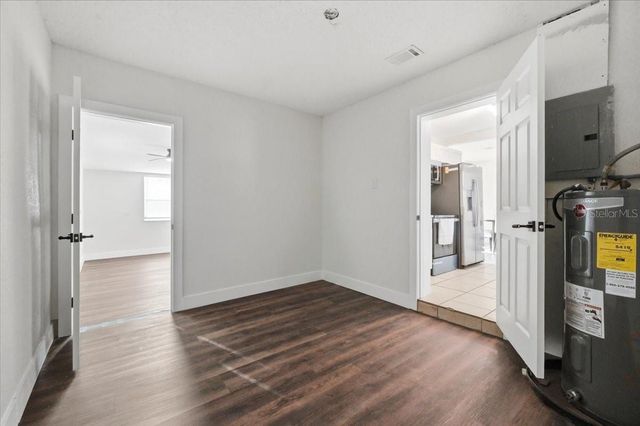 10930 N ASTER AVENUE, Tampa, FL 33612