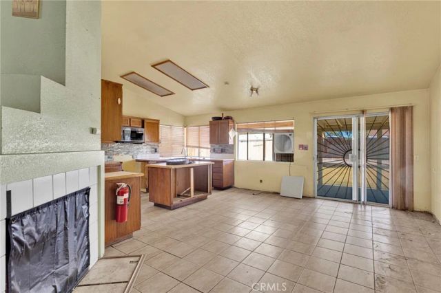 14181 Hillsborough Dr Drive, Victorville, CA 92392