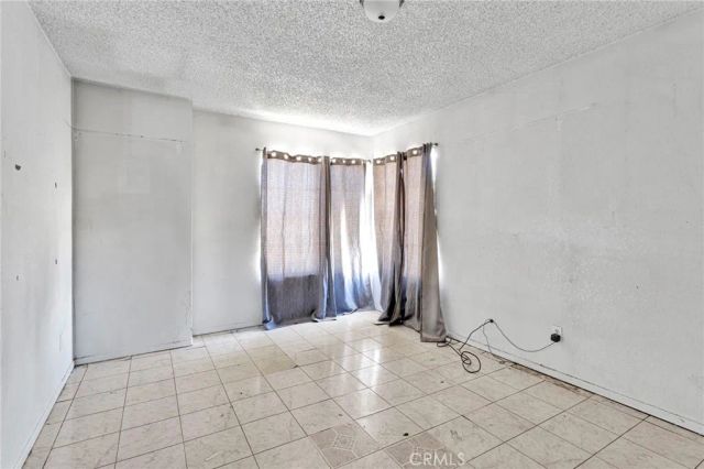 14181 Hillsborough Dr Drive, Victorville, CA 92392
